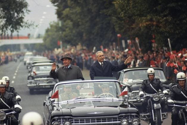 Warsaw, Polish People s Republic. General Secretary of the Central Committee of the Communist Party of the Soviet Union Leonid Brezhnev and First Secretary of the Polish United Workers Party Edward Gierek (L-R 2nd row) in a car go through the city during the solemn ceremony. Vladimir Musaelyan TASS  16799286