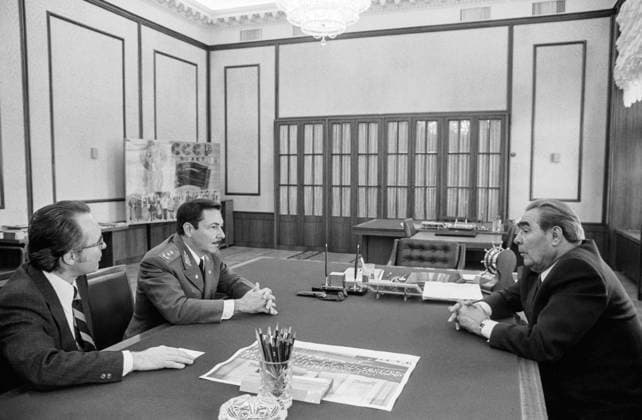 Moscow, USSR. General Secretary of the Central Committee of the Communist Party of the Soviet Union Leonid Brezhnev (R) and Second Secretary of the Communist Party of Cuba, Minister of the Cuban Revolutionary Armed Forces Raul Modesto Castro Ruz (L back) hold talks in the Kremlin. Vladimir Musaelyan TASS  16813382