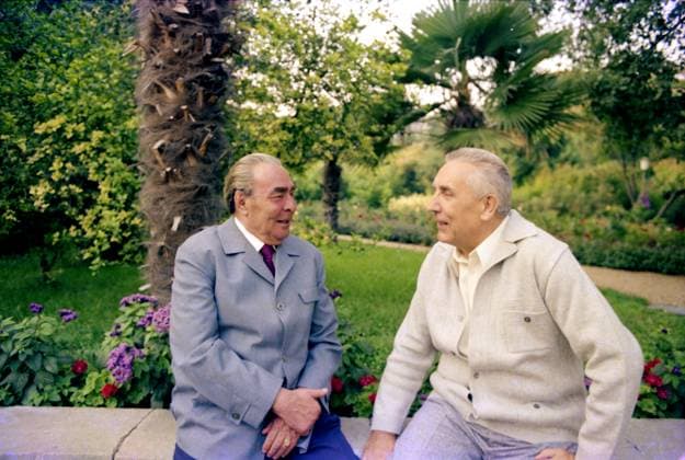 Yalta, Crimea Region, USSR. General Secretary of the Central Committee of the Communist Party of the Soviet Union Leonid Brezhnev and First Secretary of the Polish United Workers Party Edward Gierek (L-R) have talks at the Glitsiniya state dacha in Nizhnyaya Oreanda Village. Valentin Sobolev TASS  15636918