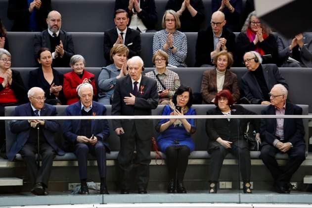 News Bilder des Tages Albrecht Weinberg, Boris Zabarko und Roman Schwarzmann bei der Gedenkstunde des Deutschen Bundestages aus Anlass des Tags des Gedenkens an die Opfer des Nationalsozialismus im Reichstagsgebäude. Berlin, 27.01.2023 *** Albrecht Weinberg, Boris Zabarko and Roman Schwarzmann at the German Bundestags hour of remembrance on the occasion of the Day of Remembrance of the Victims of National Socialism in the Reichstag building Berlin, 27 01 2023 Foto:xJ.xMWx xFuturexImage