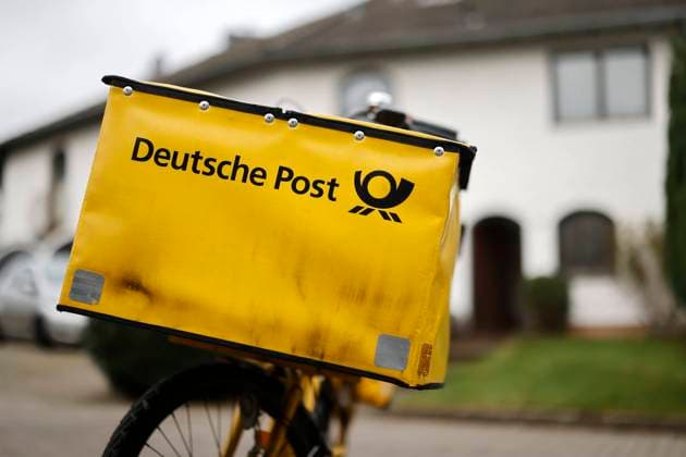 Die Vereinte Dienstleistungsgewerkschaft (ver.di) erhöht weiter den Druck im Tarifkonflikt mit der Deutschen Post AG und ruft Mitarbeiter in regionalen Bereichen der Brief- und Paketzustellung in NRW zu einem befristeten Streik auf. Im Bild ein elektrisches Postrad, wie es zur Postzustellung per Fahrrad von der Deutschen Post genutzt wird. Mit rund 27.000 Fahrrädern betreibt die Deutsche Post eine der größten Fahrradflotten Deutschlands.(Themenbild, Symbolbild) Frechen, 27.01.2023 NRW Deutschland *** The United Services Union ver di continues to increase the pressure in the wage dispute with Deutsche Post AG and calls employees in regional areas of mail and parcel delivery in NRW to a temporary strike In the picture, an electric postal Copyright: xChristophxHardtx