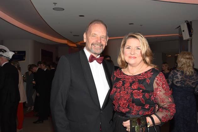 Uwe Erhardt Saenger Musiker Angela Wiedl Saengerin Muenchen 28.01.2023 Deutsches Theater Narrhalla Soiree Verleihung des Karl Valentinsorden Muenchen