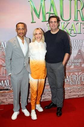 Bilder des Jahres 2023, Entertainment 01 Januar Entertainment Themen der Woche KW04 Jerry Hoffmann, Janin Ullmann und Bastian Pastewka bei der Maurice Der Kater Kino Premiere am 29.01.2023 in Hamburg Maurice Der Kater Filmpremiere in Hamburg *** Jerry Hoffmann, Janin Ullmann and Bastian Pastewka at the Maurice Der Kater cinema premiere on 29 01 2023 in Hamburg Maurice Der Kater film premiere in Hamburg 