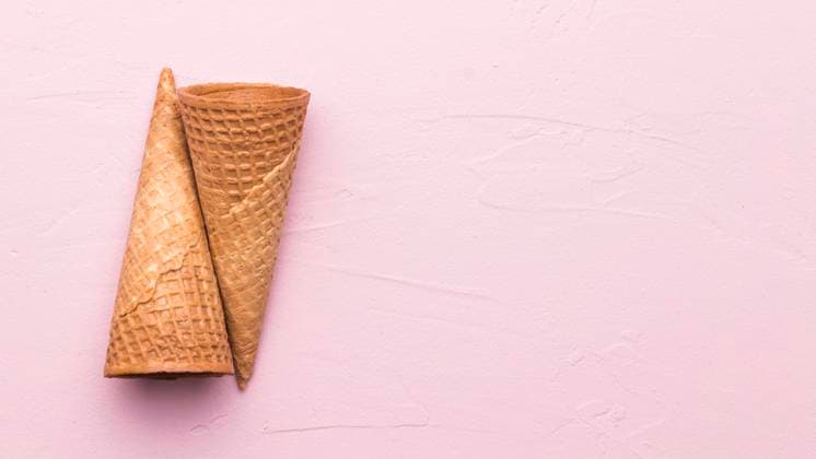 empty waffle cones pink background empty waffle cones pink background Copyright: xZoonar.com OleksandrxLatkunx 18568273 ,model released, Symbolfoto ,property released