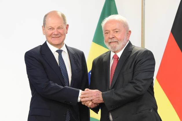 News Themen der Woche KW05 News Bilder des Tages BRASÍLIA, DF - 30.01.2023: LULA RECEBE CHANCELER ALEMANHA OLAF SCHOLZ - Photo, President Lula, greeting German Chancellor Olaf Scholz. This Monday (30) President Lula receives the Chancellor of Germany, Prime Minister Olaf Scholz, for an official visit and bilateral meetings with business delegations from Brazil and Germany at the Planalto Palace. x2327692x  TonxMolina