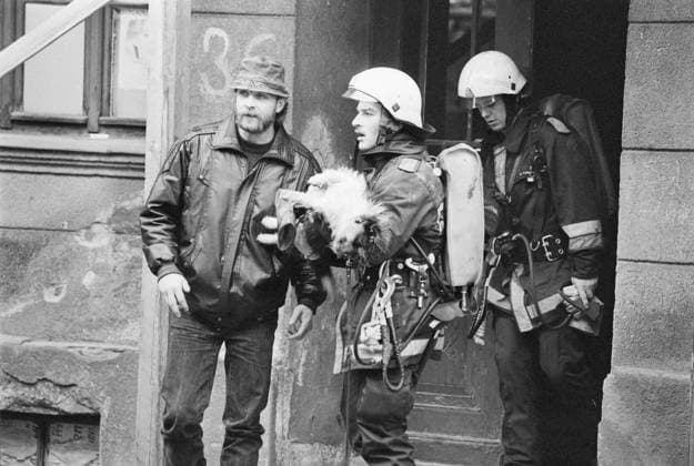 Brand Kaßberg 05.02.1995, Chemnitz, Kaßberg, Georg-Landgraf-Straße , Feuerwehreinsatz, Wohnungsbrand, Chemnitz Sachsen BRD *** Fire Kaßberg 05 02 1995, Chemnitz, Kaßberg, Georg Landgraf Straße , Fire brigade operation, apartment fire, Chemnitz Saxony FRG