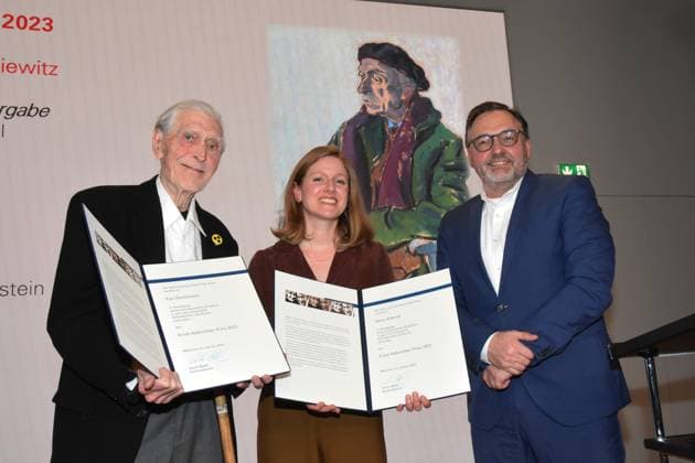 Karl Stankiewitz. Journalist Preistraeger Aykant Deniz Journalistin Preistraegerin Anton Biebl Kulturreferent Muenchen 31.01.2023 Literaturhaus Verleihung der Ernst-Hoferichter-Preise 2023 Muenchen