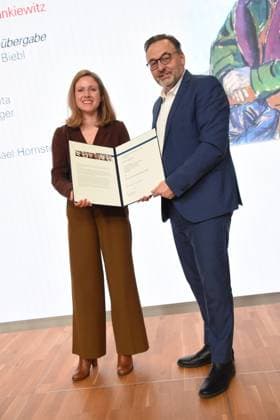 Aykant Deniz Journalistin Preistraegerin Anton Biebl Kulturreferent Muenchen 31.01.2023 Literaturhaus Verleihung der Ernst-Hoferichter-Preise 2023 Muenchen