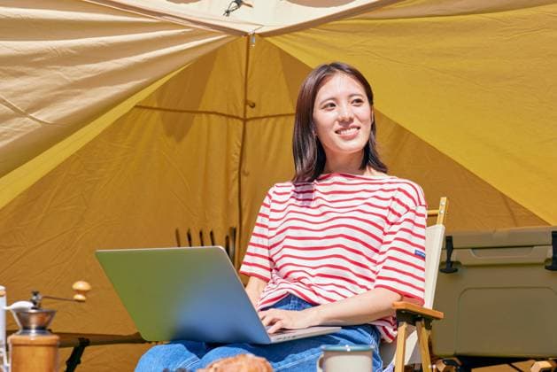 Young Japanese woman at campsite AFLO204949827  , 204949827.jpg, ,model released, Symbolfoto
