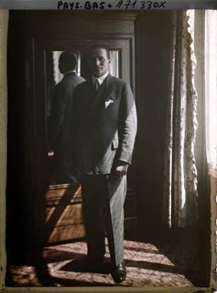 RECORD DATE NOT STATED The Hague, the Netherlands member of the German delegation to the Peace Conference (Private Secretary of M Stresemann) , 1929 - Netherlands - StÃ phane Passet - (August 17-31) (French - ï»¿La Haye , Pays-Bas Membre de la dÃ lÃ gation allemande Ã la confÃ rence de la Paix ( secrÃ taire particulier de M Stresemann )). Political figure, portrait, diplomacy, peace, repairs, man, Personality, human beings, international relations, First World War Copyright: xpiemagsx AKahnlpie020223-17836 !ACHTUNG AUFNAHMEDATUM GESCHÄTZT!