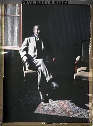 RECORD DATE NOT STATED The Hague, Netherlands Mr. Henderson , 1929 - Netherlands - StÃ phane Passet - (August 17-31) (French - ï»¿La Haye , Pays-Bas Monsieur Henderson). Political figure, inner view, portrait, diplomacy, peace, repairs, man, Personality, Habitat , Architecture, Human Starries, International Relations, First World War, Hollande, Haye, Mr Henderson Copyright: xpiemagsx AKahnlpie020223-17761 !ACHTUNG AUFNAHMEDATUM GESCHÄTZT!