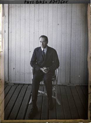 RECORD DATE NOT STATED Schevengue, The Hague, Netherlands Diplomat seated in a terrace , 1929 - Netherlands - StÃ phane Passet - (August 17-31) (French - ï»¿Scheveningue , La Haye , Pays-Bas Diplomate assis Ã une terrasse). Portrait, diplomacy, peace, repairs, man, Human beings, international relations, First World War Copyright: xpiemagsx AKahnlpie020223-17865 !ACHTUNG AUFNAHMEDATUM GESCHÄTZT!