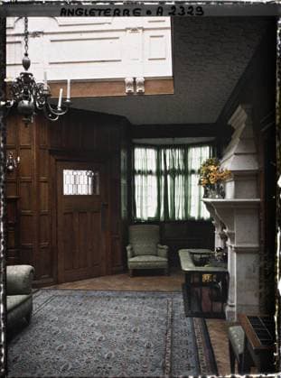 RECORD DATE NOT STATED Carbis Bay, Cornwall, England part of the Salon of the Villa of Albert Kahn , 1913 - England - Auguste LÃ on - (August 28 - September 3) (French - ï»¿Carbis Bay , Cornouailles , Angleterre Une partie du salon de la villa d Albert Kahn). Inner view, carpet , hanging, furniture, flower, Habitat , Architecture, England, Carbis-Bay, interior of the villa Copyright: xpiemagsx AKahnlpie020223-3286 !ACHTUNG AUFNAHMEDATUM GESCHÄTZT!