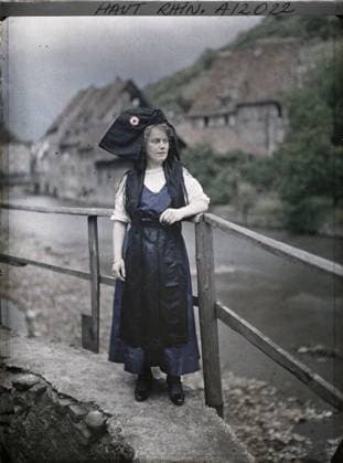 RECORD DATE NOT STATED Thann, Haut-Rhin, Alsace, Alsatian France , 1917 - Alsace - Paul Castelnau (photographic section of the armies) - (June) (French - ï»¿Thann , Haut-Rhin , Alsace , France Alsacienne). Costume, portrait, front, patriotism, Clothing, human beings, First World War, France, Thann, Alsatian Copyright: xpiemagsx AKahnlpie020223-13555 !ACHTUNG AUFNAHMEDATUM GESCHÄTZT!