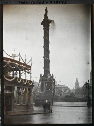 RECORD DATE NOT STATED London, England the Nelson column on Trafalgar Square , 1919 - England - Fernand Cuville - (July 18-23) (French - ï»¿Londres , Angleterre La colonne Nelson sur Trafalgar square). Statue, sculpture, public civil architecture, column, commemoration, street , neighborhood, flag, Art, Habitat , Architecture, First World War, England, Londes, Trafalgar Square, the Nelson column Copyright: xpiemagsx AKahnlpie020223-3237 !ACHTUNG AUFNAHMEDATUM GESCHÄTZT!