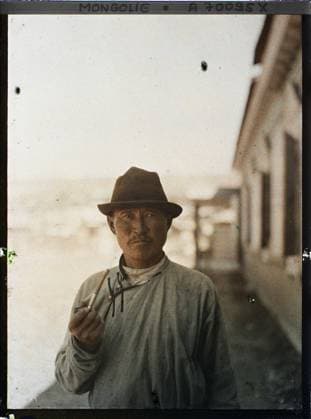 RECORD DATE NOT STATED TroÃ¯tskosavsk, TransbaÃ¯kalie un Mongol , 1913 - Mongolia - StÃ phane Passet - (July 6-25) (French - ï»¿TroÃ¯tskosavsk , TransbaÃ¯kalie Un Mongol). Suit, portrait, pipe, hairstyle , headgear, man, Clothing, human beings Copyright: xpiemagsx AKahnlpie020223-1685 !ACHTUNG AUFNAHMEDATUM GESCHÄTZT!