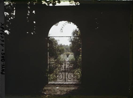 RECORD DATE NOT STATED The Hague, the Netherlands , 1929 - Netherlands - StÃ phane Passet - (August 17-31) (French - ï»¿La Haye , Pays-Bas). Flower, arc , arcade , arceau, ironwork, park , garden, Art , Habitat , Architecture, Holland, The Hague, the Royal Garden Copyright: xpiemagsx AKahnlpie020223-17776 !ACHTUNG AUFNAHMEDATUM GESCHÄTZT!