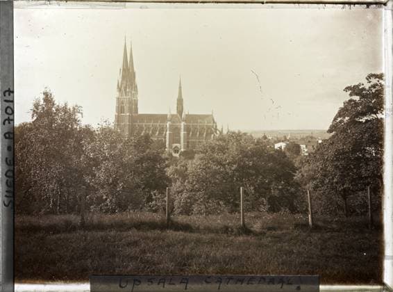 RECORD DATE NOT STATED Uppsala, Sweden The cathedral of Uppsala, seen from ChÃ¢teau des Vasa , 1910 - Voyage of Albert Kahn and Auguste LÃ on in Scandinavia - (August 9 - September 14) (French - ï»¿Uppsala , Suede La cathÃ drale d Uppsala , vue depuis le chÃ¢teau des Vasa). Agglomeration panorama, religious architecture, Habitat , Architecture, Upsala CATHEDRAL (to be checked) UPSALA CATHEDRAL Copyright: xpiemagsx AKahnlpie020223-3786 !ACHTUNG AUFNAHMEDATUM GESCHÄTZT!
