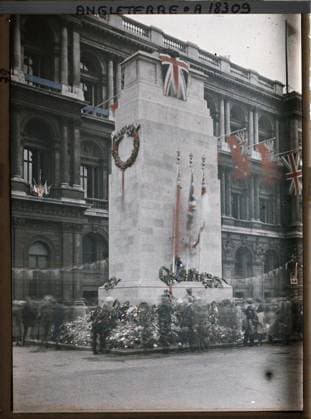 RECORD DATE NOT STATED London, England the cenotaph , 1919 - England - Fernand Cuville - (July 18-23) (French - ï»¿Londres , Angleterre Le cÃ notaphe). Funeral architecture, exists in high definition, flower, commemoration, street , neighborhood, flag, Habitat , architecture, HD, First World War, England, London, the cenotaph on the whitehall Copyright: xpiemagsx AKahnlpie020223-6180 !ACHTUNG AUFNAHMEDATUM GESCHÄTZT!