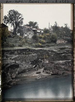 RECORD DATE NOT STATED Mostar, Bosnia and Herzegovina Bords de la Neretva , 1912 - Balkans, Italy - Jean Brunhes and Auguste LÃ on - (October 13 - 27) (French - ï»¿Mostar , Bosnie-HerzÃ govine Bords de la Neretva). River, minaret, street , neighborhood, vegetation , botany, Habitat , architecture, nature , environment, Bosnie, Mostar, edges of the Narenta Copyright: xpiemagsx AKahnlpie020223-6412 !ACHTUNG AUFNAHMEDATUM GESCHÄTZT!