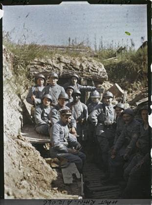 RECORD DATE NOT STATED Hirtzbach, Haut-Rhin, Alsace, first-line trench , 1917 - Alsace - Paul Castelnau (photographic section of the armies) - (June) (French - ï»¿Hirtzbach , Haut-Rhin , Alsace , France TranchÃ e de premiere ligne). exists in high definition, group portrait, front, colonial army, trenched, hairy, HD, human beings, First World War, colonial history, France, Hirtzbach, 1st Hirtzbach wood line trench Copyright: xpiemagsx AKahnlpie020223-136 !ACHTUNG AUFNAHMEDATUM GESCHÄTZT!