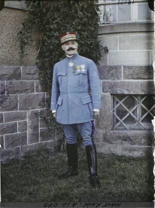 RECORD DATE NOT STATED Montreux-Vieux, Alsace, France General Berdoulat, Commandt on 1st c .A .c. to Montreux Old , 1917 - Alsace - Paul Castelnau (photographic section of the armies) - (June) (French - ï»¿Montreux-Vieux , Alsace , France GÃ nÃ ral Berdoulat , Commandt le 1er C .A .C. Ã Montreux Vieux). Military personality, military uniform, portrait, front, Personality, clothing, human beings, First World War, Montreux-Vieux, General Berdoulat, Commandt on 1st C.A.C. to Montreux Old Copyright: xpiemagsx AKahnlpie020223-13464 !ACHTUNG AUFNAHMEDATUM GESCHÄTZT!