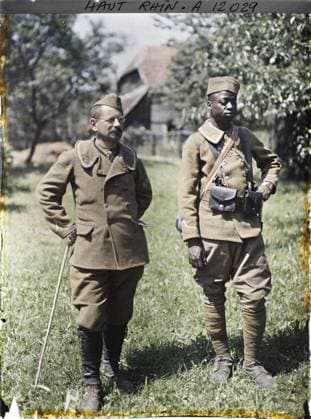 RECORD DATE NOT STATED Montreux-Vieux, Haut-Rhin, Alsace, France the same Dia Bagou (Senegalese. Race Bombaro Bambara ) class 1912-in Montreux Vieux with a colonial sergeant , 1917 - Alsace - Paul Castelnau (photographic section of the armies) - (June) (French - ï»¿Montreux-Vieux , Haut-Rhin , Alsace , France Le mÃªme Dia Bagou ( SÃ nÃ galais. race Bombaro bambara ) classe 1912 - Ã Montreux Vieux avec un sergent colonial). Front, colonial army, First World War, colonial history, France, Montreux -Vieux, - the same with a colonial sergeant Copyright: xpiemagsx AKahnlpie020223-13564 !ACHTUNG AUFNAHMEDATUM GESCHÄTZT!