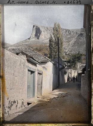 RECORD DATE NOT STATED Mostar, Bosnia and Herzegovina A street , 1912 - Balkans, Italy - Jean Brunhes and Auguste LÃ on - (October 13 - 27) (French - ï»¿Mostar , Bosnie-HerzÃ govine Une rue). Electrical installation, mount , mountain, street , neighborhood, door, Habitat , Architecture, Bosnia, Mostar, a street Copyright: xpiemagsx AKahnlpie020223-6404 !ACHTUNG AUFNAHMEDATUM GESCHÄTZT!