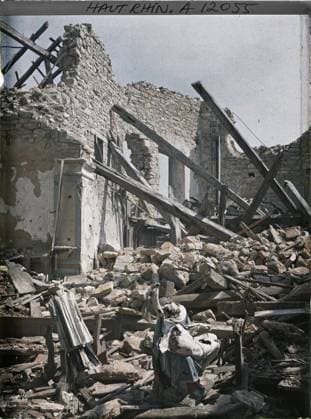 RECORD DATE NOT STATED Seppois-le-Bas, Haut-Rhin, Alsace, France The church (interior) , 1917 - Alsace - Paul Castelnau (photographic section of the armies) - (June) (French - ï»¿Seppois-le-Bas , Haut-Rhin , Alsace , France L Ã glise ( intÃ rieur )). Church, statue, interior view, ruins, front, bombardment, Habitat , Architecture, First World War, France, Seppois-le-Bas, the Church (interior) Copyright: xpiemagsx AKahnlpie020223-208 !ACHTUNG AUFNAHMEDATUM GESCHÄTZT!