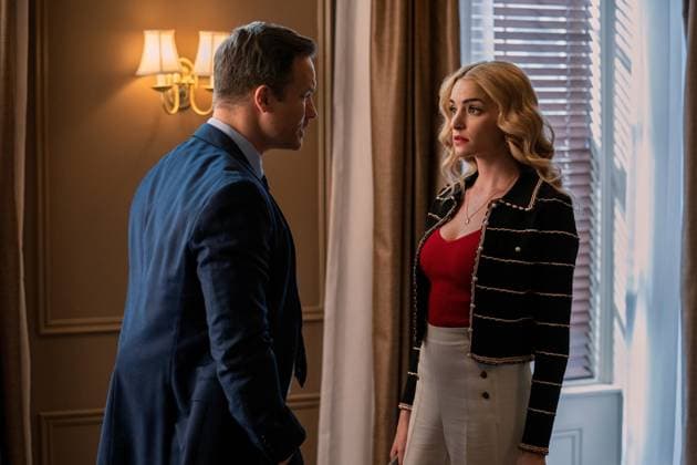 RECORD DATE NOT STATED GINNY & GEORGIA, (aka GINNY AND GEORGIA), from left: Scott Porter, Brianne Howey, Latkes Are Lit , (Season 2, ep. 205, aired Jan. 5, 2023). photo: Marni Grossman Netflix Courtesy Everett Collection PUBLICATIONXNOTxINxCANxCHNxFRAxITAxJPNxNORxPOLxRUSxESPxUKxUSA