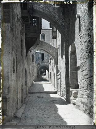 RECORD DATE NOT STATED Jerusalem, Palestine Segment of Via Dolorosa between the fifth and sixth stations , 1918 - Near East, Egypt, Palestine, Cyprus - Paul Castelnau (photographic section of the armies) - (January 9 -October 6) (French - ï»¿JÃ rusalem , Palestine Segment de la Via Dolorosa entre les cinquieme et sixieme stations). Public civil architecture, covered passage, street , neighborhood, arc , arcade , arceau, Habitat , Architecture, Palestine, Jerusalem, the painful path between Ve and Life Station Copyright: xpiemagsx AKahnlpie020223-5078 !ACHTUNG AUFNAHMEDATUM GESCHÄTZT!