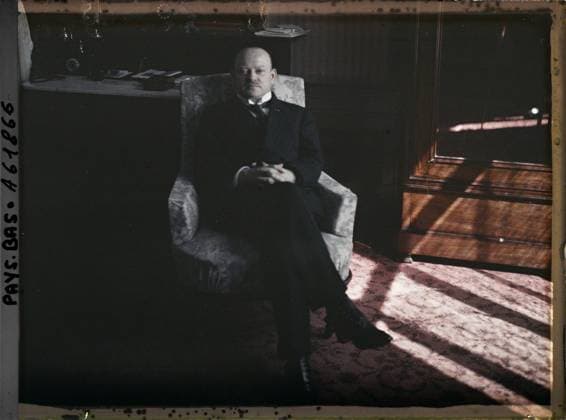 RECORD DATE NOT STATED The Hague, the Netherlands Gustav Stresemann, Minister of Foreign Affairs of Germany , 1929 - Netherlands - StÃ phane Passet - (August 17-31) (French - ï»¿La Haye , Pays-Bas Gustav Stresemann , Ministre des Affaires Etrangeres d Allemagne). Inner view, portrait, diplomacy, peace, repairs, man, Habitat , architecture, human beings, international relations, First World War, Hollande, The Hague, Mr Stresemann, Minister of Foreign Affairs of the Reich Copyright: xpiemagsx AKahnlpie020223-17694 !ACHTUNG AUFNAHMEDATUM GESCHÄTZT!