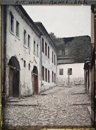 RECORD DATE NOT STATED Sarajevo, Bosnia and Herzegovina An old staircase street , 1912 - Balkans, Italy - Jean Brunhes and Auguste LÃ on - (October 13 - 27) (French - ï»¿Sarajevo , Bosnie-HerzÃ govine Une vieille rue en escalier). Housing, DallÃ e Route, Rue , Quartier, Habitat , Architecture, Bosnia, Sarajevo, an old staircase street Copyright: xpiemagsx AKahnlpie020223-6334 !ACHTUNG AUFNAHMEDATUM GESCHÄTZT!