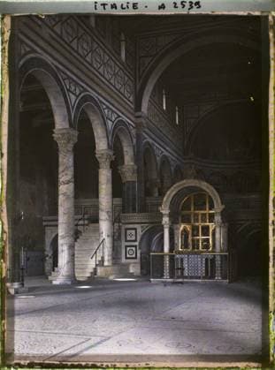 RECORD DATE NOT STATED Florence, Italie Chapelle Du Crucifix San Miniato al Monte , 1913 - Balkans, Italy - Jean Brunhes and Auguste LÃ on - (September - October 23) (French - ï»¿Florence , Italie Chapelle du Crucifix San Miniato al Monte). Church, Christianity, inner view, altar, arc , arcade , arceau, religious architecture, Religion , Habitat , Architecture, Italy, Florence, interior of S. Miniato: La Chapelle de Pierre de MÃ dicis by Michelozzo Copyright: xpiemagsx AKahnlpie020223-15928 !ACHTUNG AUFNAHMEDATUM GESCHÄTZT!