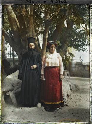 RECORD DATE NOT STATED Corfu, Greece a pope and his wife in traditional clothes , 1913 - Balkans, Italy - Jean Brunhes and Auguste LÃ on - (September - October 23) (French - ï»¿Corfou , Grece Un pope et sa femme en habits traditionnels). Woman, religious habit, costume, religious personality, portrait, hairstyle , headgear, man, Human beings, clothing, personality, Greece, Corfu, the papas of Kouramades near Corfu and his wife Copyright: xpiemagsx AKahnlpie020223-3521 !ACHTUNG AUFNAHMEDATUM GESCHÄTZT!