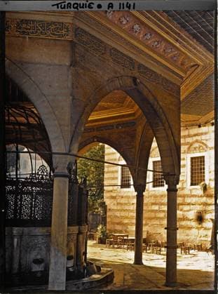 RECORD DATE NOT STATED Constantinople (current Istanbul), Turkey Fontaine at the ablutions of Aya Sophia Camii ( Sainte-Sophie Mosque ) , 1912 - Turkey - StÃ phane Passet - (September) (French - ï»¿Constantinople ( actuelle Istanbul ) , Turquie Fontaine aux ablutions de la Aya Sophia Camii ( Â«mosquÃ e Sainte-SophieÂ» )). Ablution, Islam, religious or votive inscription, fountain, mosque, religious architecture, Religion , Inscription , information , Habitat , Architecture, Turkey, Constantinople, Ste Sophie, fountain in ablutions Copyright: xpiemagsx AKahnlpie020223-4958 !ACHTUNG AUFNAHMEDATUM GESCHÄTZT!
