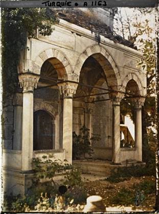 RECORD DATE NOT STATED Constantinople (current Istanbul), Turkey entry of a mausoleum , 1912 - Turkey - StÃ phane Passet - (September) (French - ï»¿Constantinople ( actuelle Istanbul ) , Turquie EntrÃ e d un mausolÃ e). Tomb, funeral architecture, Islam, arc , arcade , arceau, Habitat , Architecture , Religion, Turkey, Stamboul, old turbÃ Copyright: xpiemagsx AKahnlpie020223-5011 !ACHTUNG AUFNAHMEDATUM GESCHÄTZT!
