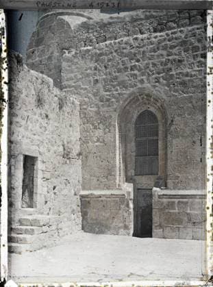 RECORD DATE NOT STATED South-west of Jerusalem, Palestine Entrance to the Cenacle on Mount Sion , 1918 - Near East, Egypt, Palestine, Cyprus - Paul Castelnau (photographic section of the armies) - (January 9 -October 6) (French - ï»¿Sud-ouest de JÃ rusalem , Palestine EntrÃ e du CÃ nacle sur le Mont Sion). Christianity, Islam, Porte, Religious Architecture, Religion , Habitat , Architecture, Palestine, Jerusalem, Cenacle entrance Copyright: xpiemagsx AKahnlpie020223-5098 !ACHTUNG AUFNAHMEDATUM GESCHÄTZT!