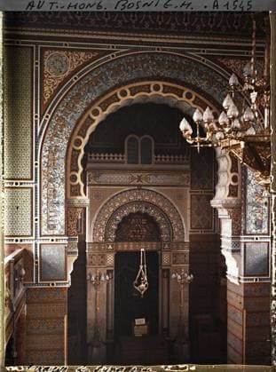 RECORD DATE NOT STATED Sarajevo, Bosnia and Herzegovina Synagogue: Interior. Ornamentation details , 1912 - Balkans, Italy - Jean Brunhes and Auguste LÃ on - (October 13 - 27) (French - ï»¿Sarajevo , Bosnie-HerzÃ govine Synagogue : intÃ rieur. DÃ tails d ornementation). Judaism, interior view, painted decor, decorative arts, synagogue, arc , arcade , arceau, religious architecture, Religion , Habitat , Architecture , Art, Bosnia, Sarajevo, inner synagogue. Ornamentation details Copyright: xpiemagsx AKahnlpie020223-6377 !ACHTUNG AUFNAHMEDATUM GESCHÄTZT!