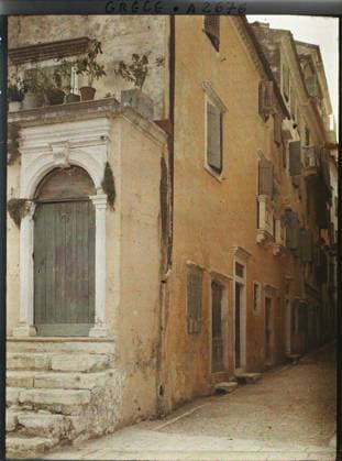 RECORD DATE NOT STATED Corfu, Greece , 1913 - Balkans, Italy - Jean Brunhes and Auguste LÃ on - (September - October 23) (French - ï»¿Corfou , Grece). Housing, street , neighborhood, Renaissance, Habitat , Architecture , Art, Greece, Corfu Copyright: xpiemagsx AKahnlpie020223-3491 !ACHTUNG AUFNAHMEDATUM GESCHÄTZT!