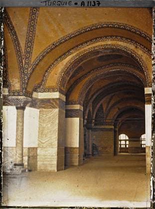 RECORD DATE NOT STATED Constantinople (current Istanbul), inner Turkey of Aya Sophia Camii ( Holy Sophie Mosque ) , 1912 - Turkey - StÃ phane Passet - (September) (French - ï»¿Constantinople ( actuelle Istanbul ) , Turquie IntÃ rieur de la Aya Sophia Camii ( Â«mosquÃ e Sainte-SophieÂ» )). Inner view, Islam, Arc , Arcade , Arceau, Mosque, Religious Architecture, Habitat , Architecture , Religion, Turkey, Constantinople, interior of Ste Sophie Copyright: xpiemagsx AKahnlpie020223-4967 !ACHTUNG AUFNAHMEDATUM GESCHÄTZT!