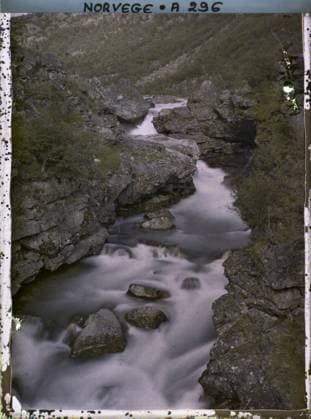 RECORD DATE NOT STATED On the road to Jotunheim, Norway Torrent in the valley , 1910 - Voyage of Albert Kahn and Auguste LÃ on in Scandinavia - (August 9 - September 14) (French - ï»¿Sur la route de Jotunheim , Norvege Torrent dans la vallÃ e). Cascade, valley, exists in high definition, watercourse, hydrography, throat, HD, nature , environment, Sweden, Jotunheim s route Copyright: xpiemagsx AKahnlpie020223-15840 !ACHTUNG AUFNAHMEDATUM GESCHÄTZT!