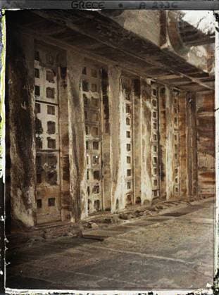 RECORD DATE NOT STATED Athens, Greece The Temple of Hephaistos ( Theseion ): the boxes of the pronaos ceiling (peristyle is) , 1913 - Balkans, Italy - Jean Brunhes and Auguste LÃ on - (September - October 23) (French - ï»¿Athenes , Grece Le Temple d Hephaistos ( Â«TheseionÂ» ) : les caissons du plafond du Pronaos ( pÃ ristyle est )). Temple, archaeological vestige, portico, Greco-Roman polytheism, Antiquity, religious architecture, Habitat , Architecture , Religion , Art, Greece, Athens, TheseÃ ion, Pronaos boxes Copyright: xpiemagsx AKahnlpie020223-4335 !ACHTUNG AUFNAHMEDATUM GESCHÄTZT!
