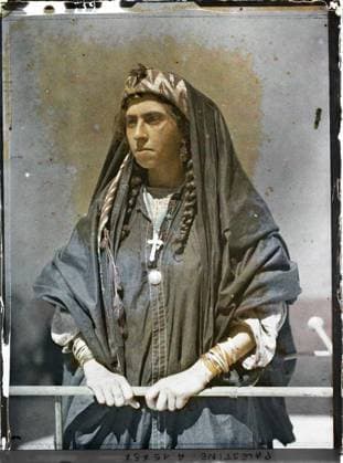 RECORD DATE NOT STATED Jerusalem, Palestine young Christian from AS-Salt , 1918 - Near East, Egypt, Palestine, Cyprus - Paul Castelnau (photographic section of the armies) - (January 9 -October 6) (French - ï»¿JÃ rusalem , Palestine Jeune chrÃ tienne d As-Salt). Woman, costume, ethnic minority, Christianity, exists in high definition, portrait, accessory, jewelry, hairstyle , headgear, Human beings, clothing, society, religion, HD, Palestine, Jerusalem, wife of El-Salt Copyright: xpiemagsx AKahnlpie020223-5101 !ACHTUNG AUFNAHMEDATUM GESCHÄTZT!