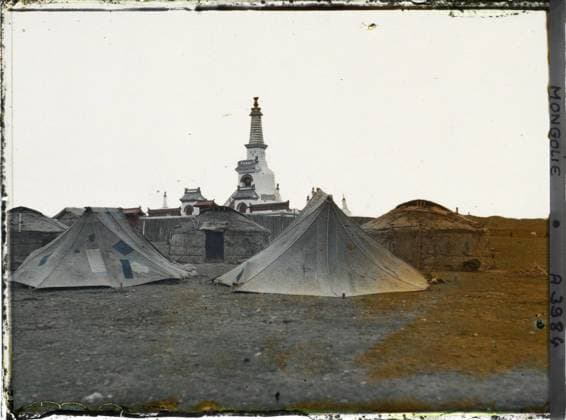 RECORD DATE NOT STATED Surroundings of Ourga, Mongolia the Stupa Jaran Kashar , 1913 - Mongolia - StÃ phane Passet - (July 6-25) (French - ï»¿Environs d Ourga , Mongolie Le stupa Jaran kashar). Buddhism, yurt, Tibetan rite Buddhism, tent, fence, exists in high definition, religious architecture, Religion , HD , Habitat , Architecture, Ourga, a corner of the Mongolian city Copyright: xpiemagsx AKahnlpie020223-1600 !ACHTUNG AUFNAHMEDATUM GESCHÄTZT!