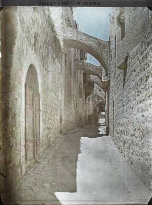 RECORD DATE NOT STATED Jerusalem, Palestine Segment of Via Dolorosa between the fifth and sixth stations , 1918 - Near East, Egypt, Palestine, Cyprus - Paul Castelnau (photographic section of the armies) - (January 9 -October 6) (French - ï»¿JÃ rusalem , Palestine Segment de la Via Dolorosa entre les cinquieme et sixieme stations). Christianity, public civil architecture, street , neighborhood, door, arc , arcade , arceau, Religion , Habitat , Architecture, Palestine, Jerusalem, the painful path between v Â° and vi Â° station Copyright: xpiemagsx AKahnlpie020223-281 !ACHTUNG AUFNAHMEDATUM GESCHÄTZT!