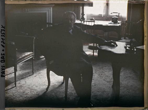 RECORD DATE NOT STATED The Hague, the Netherlands Conference of Peace. Aristide Briand seated in a room , 1929 - Netherlands - StÃ phane Passet - (August 17-31) (French - ï»¿La Haye , Pays-Bas ConfÃ rence de la Paix. Aristide Briand assis dans une piece). Political figure, inner view, portrait, diplomacy, peace, repairs, man, Personality, Habitat , Architecture, Human Starries, International Relations, First World War Copyright: xpiemagsx AKahnlpie020223-6204 !ACHTUNG AUFNAHMEDATUM GESCHÄTZT!