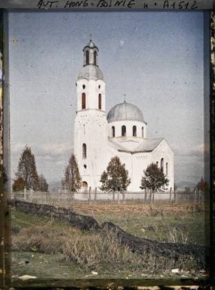 RECORD DATE NOT STATED Surroundings of Sarajevo, Bosnia and Herzegovina Small Serbian Rural Church beyond the sources of the Bosna , 1912 - Balkans, Italy - Jean Brunhes and Auguste LÃ on - (October 13 - 27) (French - ï»¿Environs de Sarajevo , Bosnie-HerzÃ govine Petite Ã glise rurale serbe au-delÃ des sources de la Bosna). Church, Christianity, Bell tower, dome , dome, religious architecture, Religion , Habitat , Architecture, Bosnia, Sarajevo, a small Serbian rural Church at D Ã Sources de la Bosna Copyright: xpiemagsx AKahnlpie020223-6352 !ACHTUNG AUFNAHMEDATUM GESCHÄTZT!