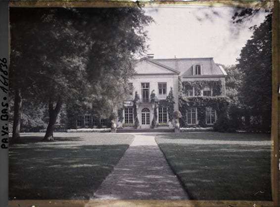 RECORD DATE NOT STATED The Hague, the Netherlands the property of Mr. Loudon , 1929 - Netherlands - StÃ phane Passet - (August 17-31) (French - ï»¿La Haye , Pays-Bas La propriÃ tÃ de Monsieur Loudon). Housing, diplomacy, villa, pediment, park , garden, Habitat , Architecture , Relations internationales, Hollande, The Hague, property of Mr Loudon Copyright: xpiemagsx AKahnlpie020223-17675 !ACHTUNG AUFNAHMEDATUM GESCHÄTZT!