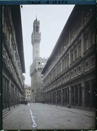 RECORD DATE NOT STATED Florence, Italy the Palais des Offices and the Tower of the Old Palace , 1913 - Balkans, Italy - Jean Brunhes and Auguste LÃ on - (September - October 23) (French - ï»¿Florence , Italie Le Palais des offices et la tour du Palais Vieux). Museum, tower, painting, street , neighborhood, renaissance, palace , castle, Art , Habitat , Architecture, Italy, Florence, the Ufficii, with the tower of the old palace Copyright: xpiemagsx AKahnlpie020223-15915 !ACHTUNG AUFNAHMEDATUM GESCHÄTZT!